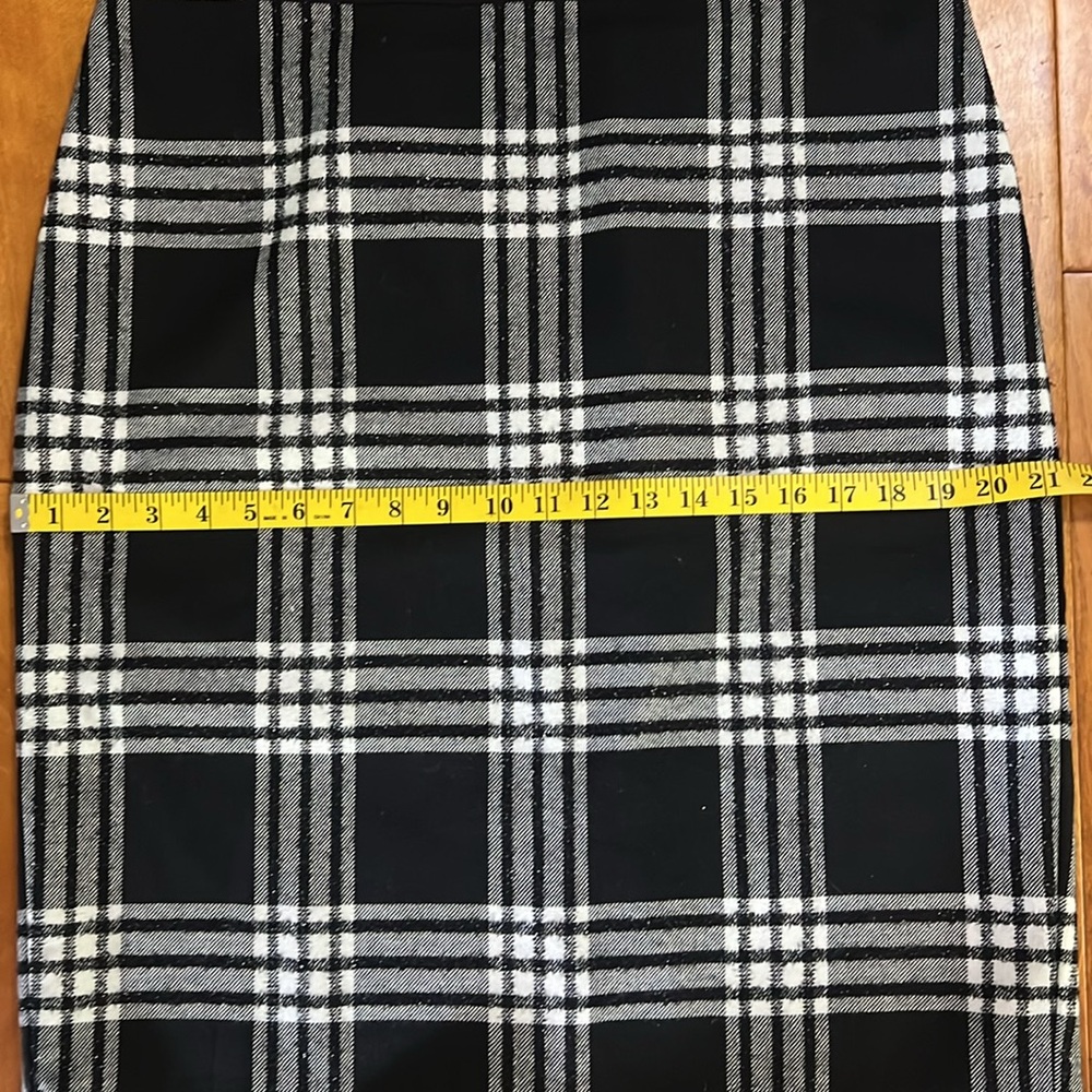 Talbots Plaid Pencil Skirt Size 14P Black White Preppy Old Money Academia Work - Picture 6 of 9